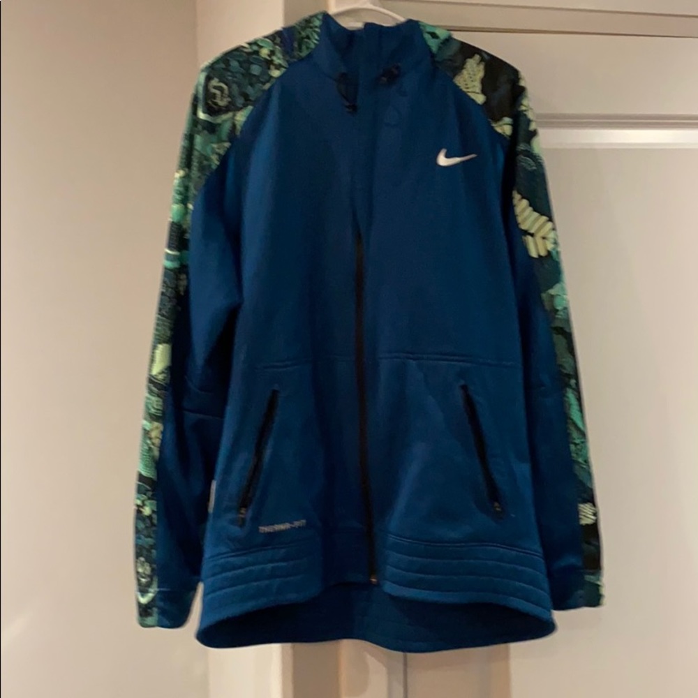 Men’s large Nike mamba zippy